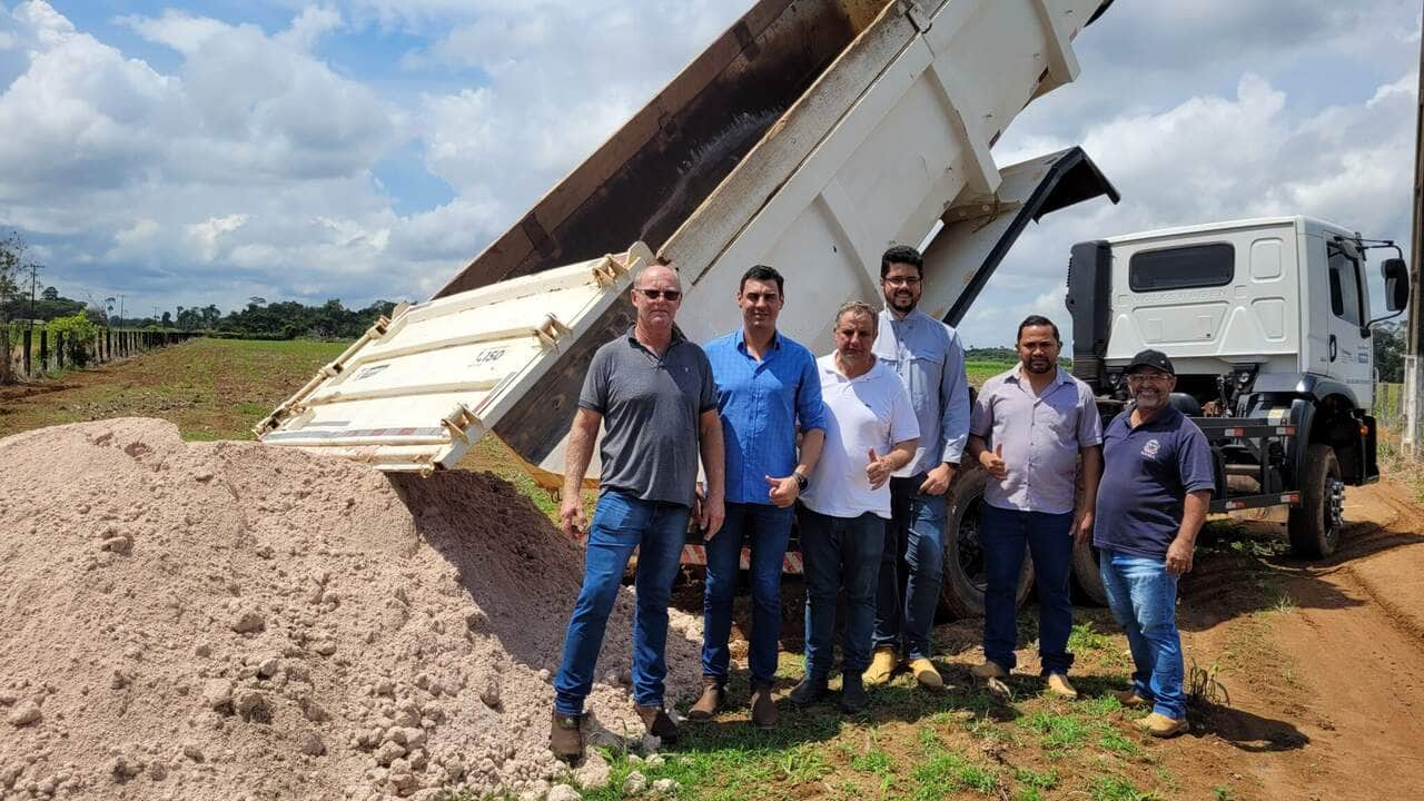 produtores familiares usam caminhao entregue pelo governo de mt para transportar alimentos ate escolas interna 3 2024 02 22 958678316 scaled