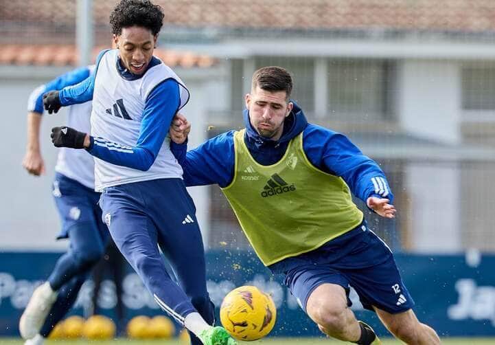 Osasuna x Alavés ao vivo; onde assistir, horário e escalações do jogo deste domingo (3) pelo Espanhol. Foto: J.P. Urdíroz/Osasuna