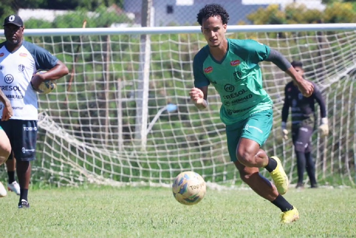 FC Cascavel x Maringá ao vivo; onde assistir, horário e escalações do jogo deste domingo (3) pelo Paranaense. Foto: Divulgação Maringá