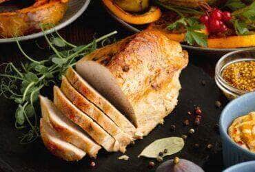 O segredo do delicioso peito de frango no forno: 1 tempero raro de marinada