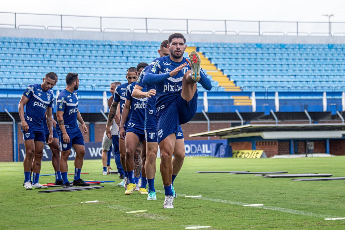 Brusque x Avaí; onde assistir, horário e escalações do jogo desta quarta (20) pelo Campeonato Catarinense. Foto: Vivi Marques/Avaí FC