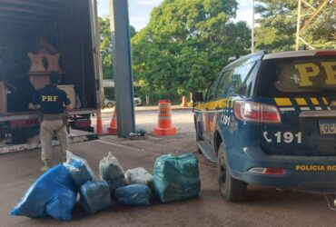 PRF apreende 50 kg de maconha em caminhão de mudança em Cáceres