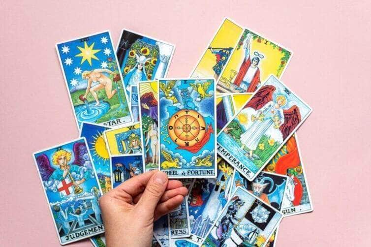 A carta Tarot clássica do baralho Rider Waite - Fotos do Canva
