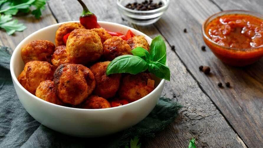 Como fazer almôndegas de frango