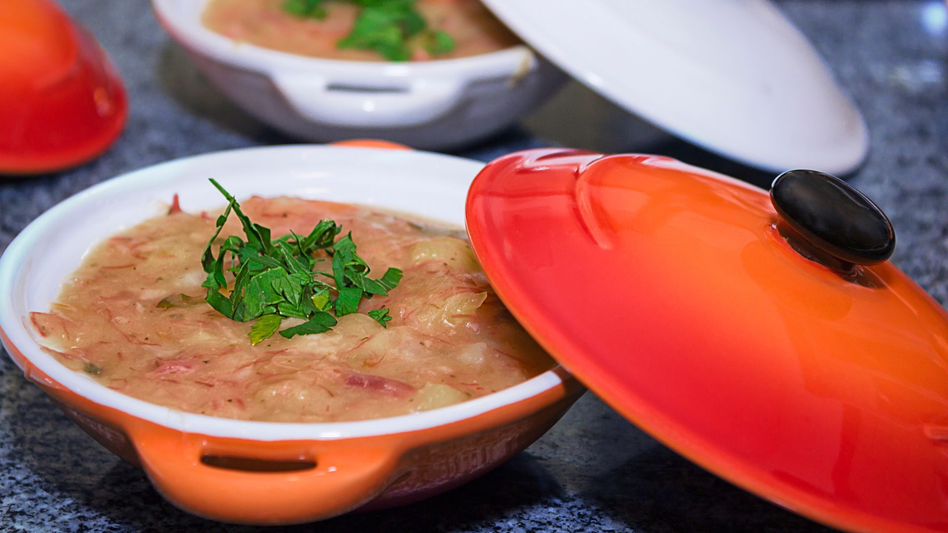 Como fazer sopa de mandioca