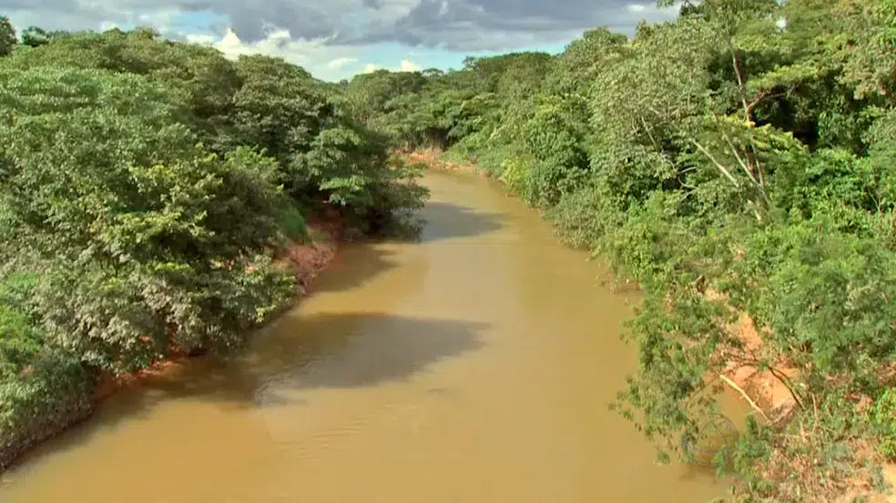 Homem embriagado morre afogado durante pescaria em Cuiabá