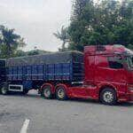 Lugar de mulher e.no Actros 2653 6x4 com 530 cavalos de potencia Sergio Dias 4