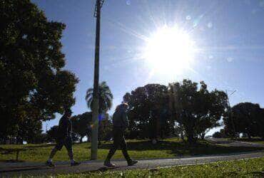 Feriado de 7 de setembro será marcado por calor intenso e baixa umidade em grande parte do Brasil