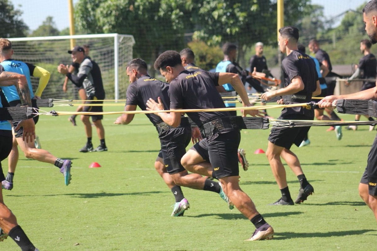 Brasiliense x Criciúma ao vivo; onde assistir, horário e escalações do jogo desta quinta-feira (14) pela Copa do Brasil. Foto: Celso da Luz/CEC