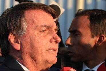 Brasília (DF) 18/05/2023 Ex-presidente, Jair Bolsonaro, na saída do Senado federal após visitar seu filho e senador, Flávio Bolsonaro. Foto Lula Marques/ Agência Brasil.