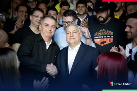 Estamos em Buenos Aires para comemorar a grande vitória do presidente @JMilei . Tive o prazer de me encontrar com meu grande amigo, Presidente @jairbolsonaro . A direita está a crescer não só na Europa, mas em todo o mundo! . Foto: Orbán Viktor/X