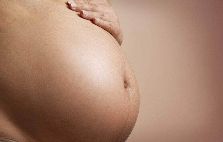Foto de gestante - Mulher em gestação. Foto: Fotorech/Pixabay