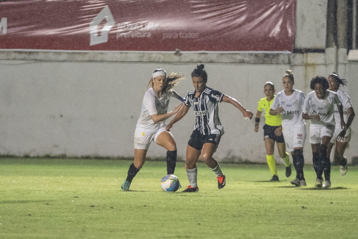 Bragantino x Atlético-MG ao vivo; onde assistir, horário e escalações do jogo desta segunda (25) pelo Brasileiro Feminino. Foto: Daniela Veiga/Atlético