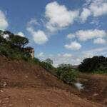 Brumadinho (MG), 23/01/2024 -Pontilhão por onde passavam os trens que carregavão o minério, no local onde funcionava a mina Córrego do Feijão da Vale do Rio Doce. Foto: Tânia Rêgo/Agência Brasil