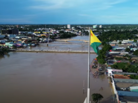 Enchentes no Acre: novo boletim indica que, em Rio Branco, o rio apresenta sinais de estabilização - Foto: Alison Rodrigues