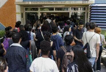 São Paulo (SP) 05/11/2023 - Estudantes e pais na Universidade Paulista no bairro do Paraiso . Foto: Paulo Pinto/Agência Brasil