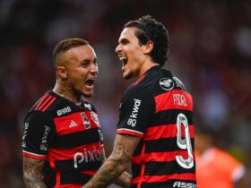 Cebolinha e Pedro comemoram vitória por 3 a 0 do Flamengo sobre o Nova Iguaçu, no jogo de ida da final do Carioca 2024 Por: Marcela Cortes/CRF/Direitos Reservados