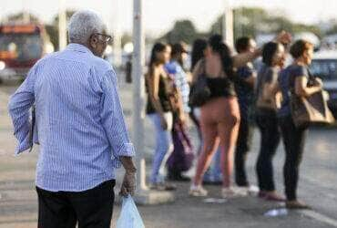 Idosos na região central de Brasília. Por: Marcelo Camargo/Agência Brasil