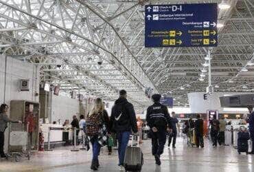 Rio de Janeiro (RJ), 02/10/2023 - Movimento de passageiros no Aeroporto Internacional Tom Jobim, no Galeão, após migração de voos operados no Aeroporto Santos Dumont. Foto: Fernando Frazão/Agência Brasil