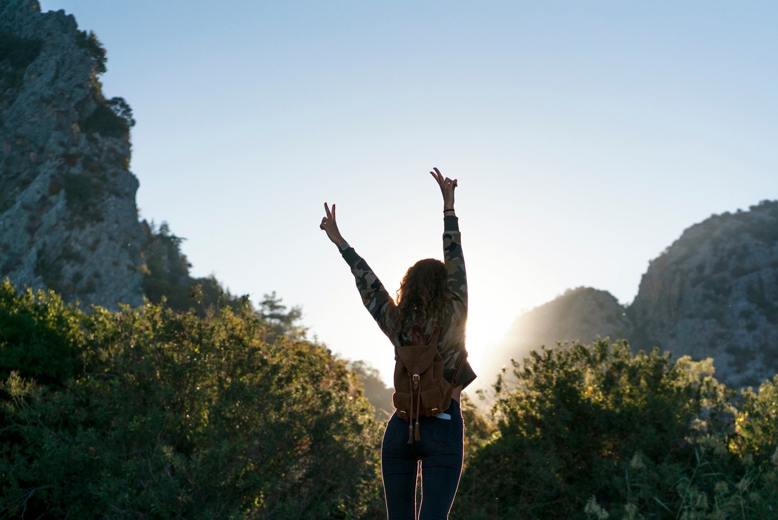 horoscopo de amanha - mulher na natureza