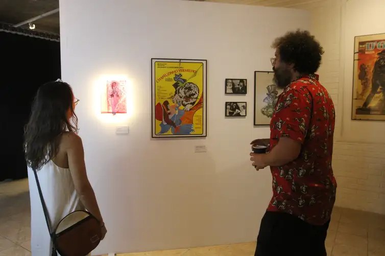 São Paulo (SP), 15/03/2024 - Mostra Além, muito além do Zé do Caixão, com curadoria de Marcelo Colaiácovo, homenageia o cineasta José Mojica Marins, no bar Soberano, em Santa Ifigênia. Foto: Rovena Rosa/Agência Brasil