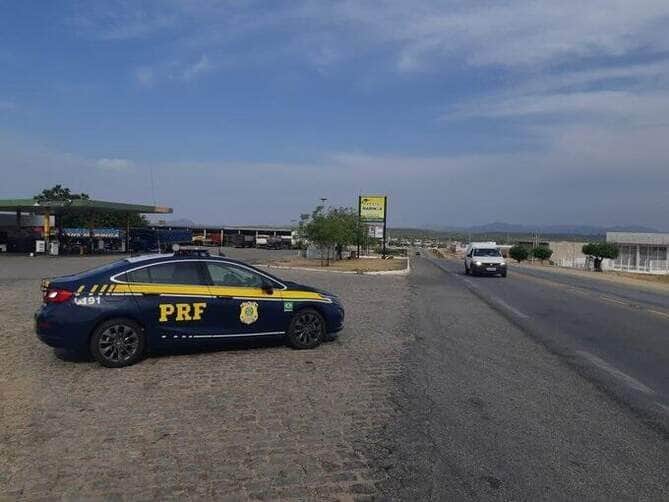 PRF inicia Operação Proclamação da República com foco no uso do cinto de segurança