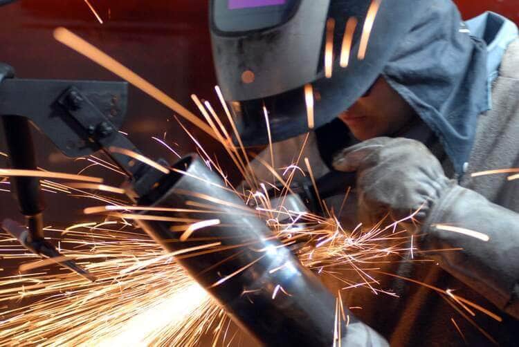 Empregos industriais crescem 89% em Mato Grosso entre 2002 e 2021, superando média nacional