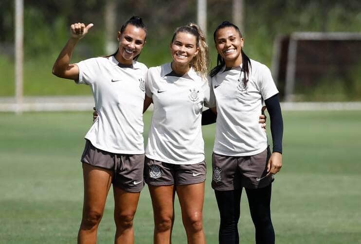 Flamengo x Corinthians ao vivo; onde assistir, horário e escalações do jogo desta segunda (25) pelo Brasileiro Feminino. Foto: Rodrigo Gazzanel / Agência Corinthians Flamengo x Corinthians ao vivo; onde assistir, horário e escalações do jogo desta segunda (25) pelo Brasileiro Feminino. Foto: Rodrigo Gazzanel / Agência Corinthians