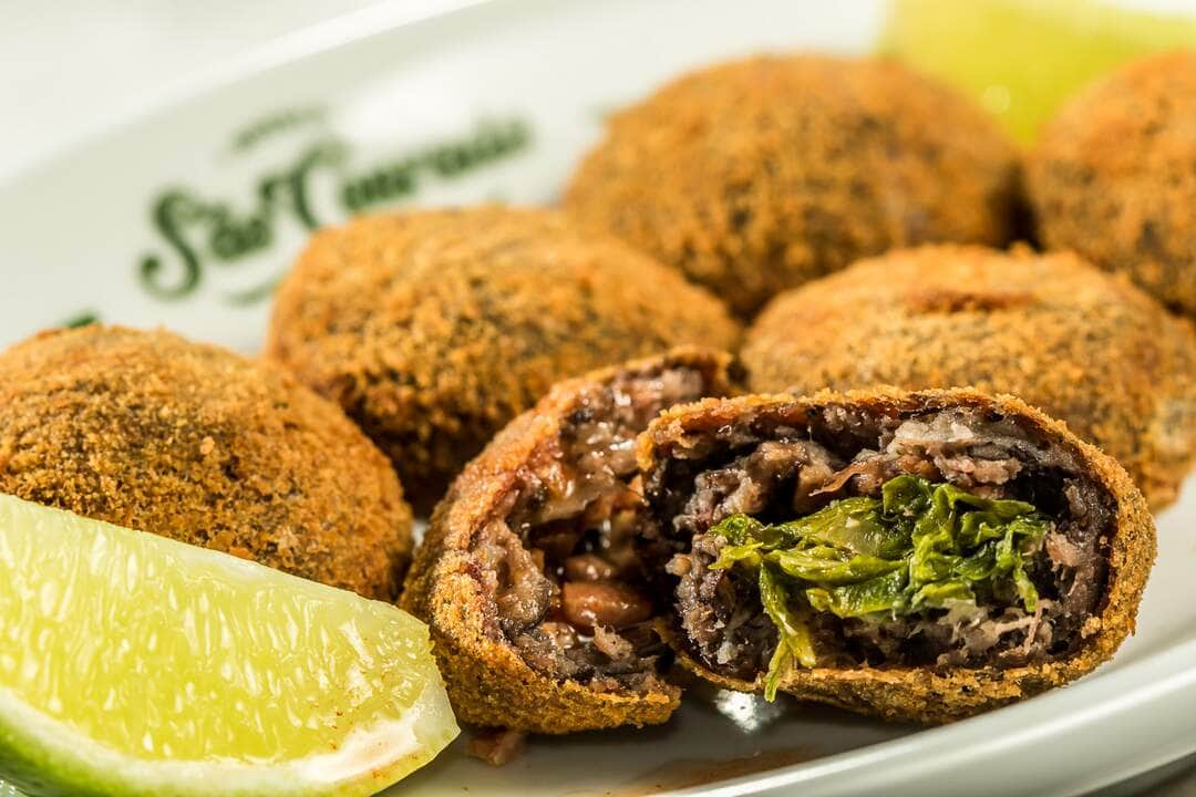 Receita de bolinho de feijoada