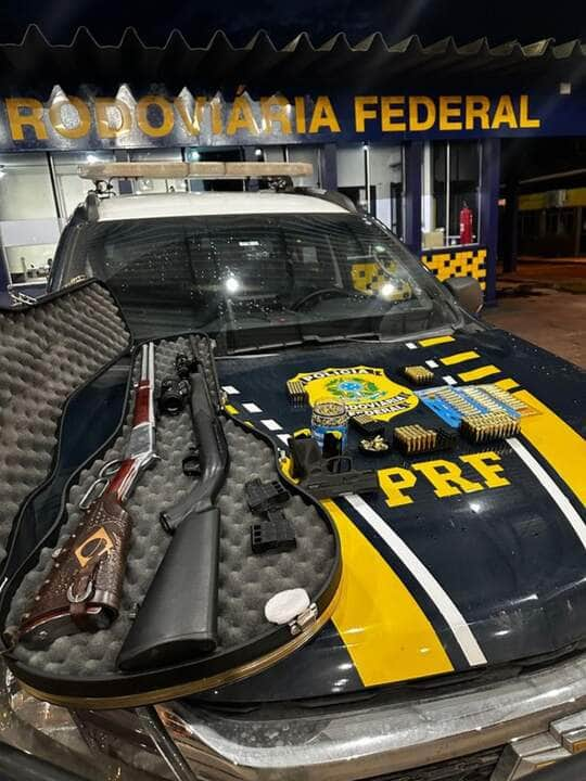 PRF apreende arsenal em abordagem na BR-163 em Rondonópolis