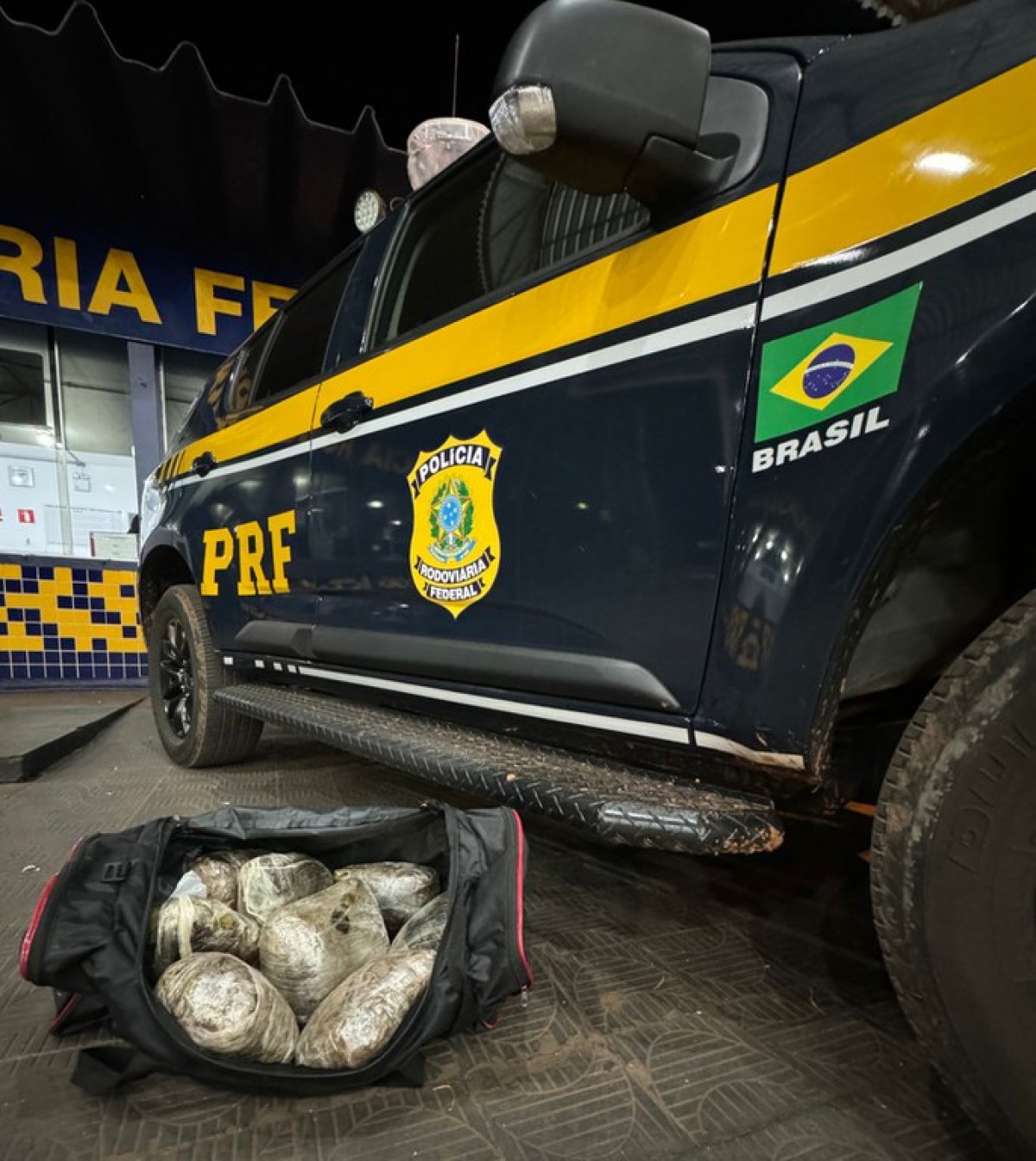 PRF apreende mais de 4 quilos de Skunk em ônibus interestadual em Rondonópolis