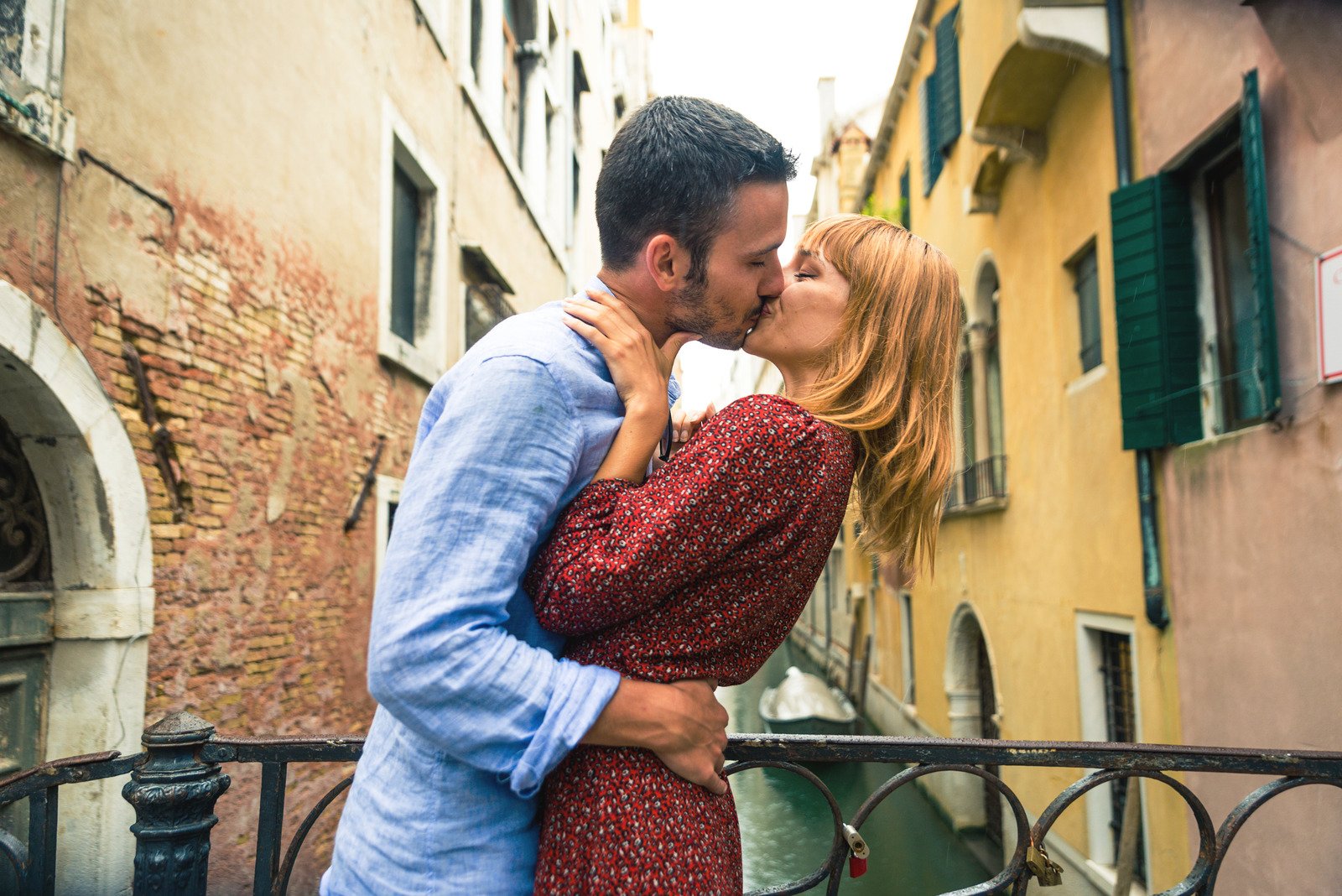 Casal viajando em Veneza, Itália - Fotos do Canva