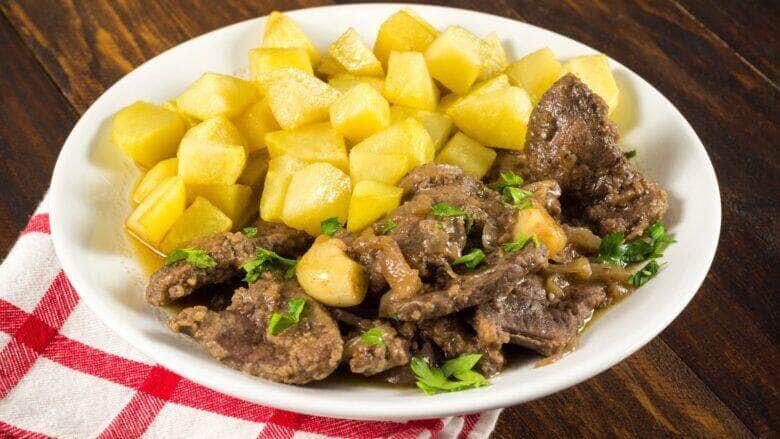 Fígado com batatas