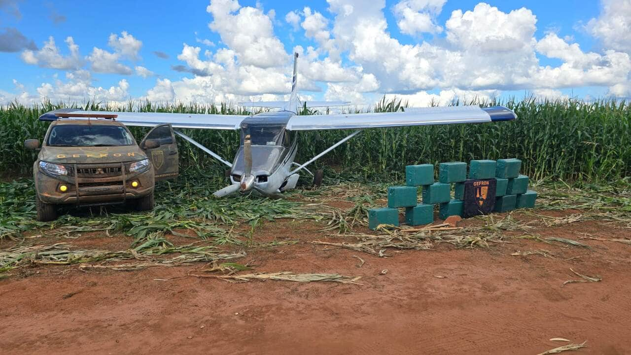 Gefron apreende cerca de 500 quilos de cloridrato de cocaína após queda de aeronave