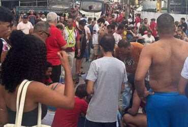 Pernambuco: Micro-ônibus atropela participanes de procissão, mata sete e deixa mais de 20 feridos. Foto: Reprodução/Redes Sociais