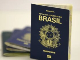 Passaporte brasileiro. Por: Marcelo Camargo/Agência Brasil