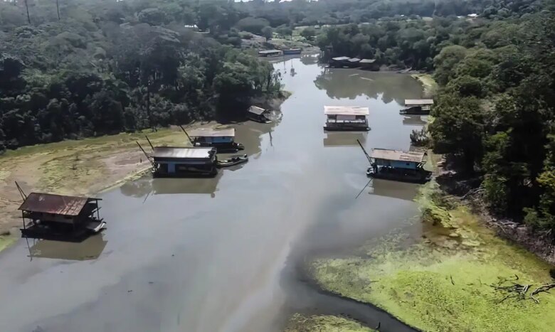 03/09/2023 - PF inutiliza 302 balsas de garimpo ilegal em operação no Amazonas. Foto: Polícia Federal/Divulgação