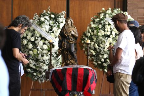 Rio de Janeiro (RJ), 07/04/2024 - Familiares, amigos e fans se despedem do cartunista Ziraldo em velório, no Museu de Arte Moderna do Rio de Janeiro(MAM). Foto: Tânia Rêgo/Agência Brasil