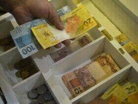 Dinheiro Por: Marcello Casal JrAgência Brasil