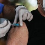 Movimentação de idosos no posto da 612 Sul para Vacinação contra Influenza Por: Marcello Casal JrAgência Brasil