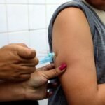 Brasília (DF) 09/02/2024 - Vacinação dengue crianças no DF - Vacina - Começa vacinação contra a dengue no sistema público de saúde do DF. Foto: Paulo H. Carvalho/Agência Brasília