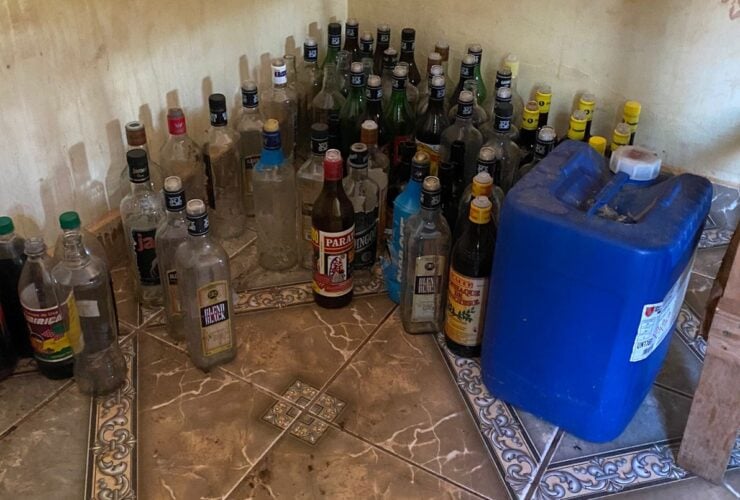 Fábrica clandestina de bebidas é fechada em Várzea Grande