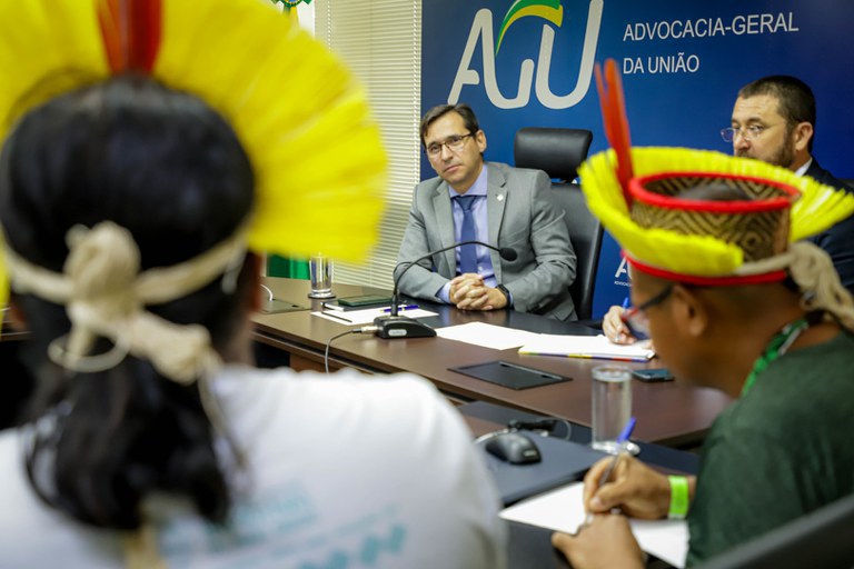 Lideranças indígenas Caiapós e representantes da AGU dialogam sobre direito à terra - Foto: Renato Menezes/AGU