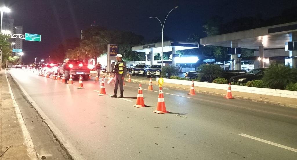 doze motoristas sao presos embriagados na avenida miguel sutil interna 1 2024 04 06 2330415835