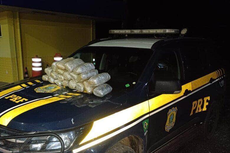 Mais de 10kg de maconha são apreendidos em ação conjunta da Polícia Civil e PRF na BR-070 em Cáceres