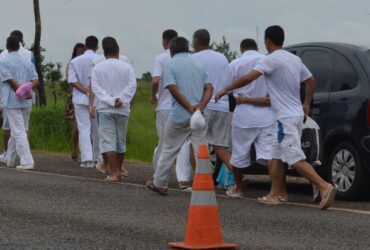 Detentos deixam o Complexo Penitenciário da Papuda, para passar o Natal com familiares Por: Antônio Cruz/Agência Brasil