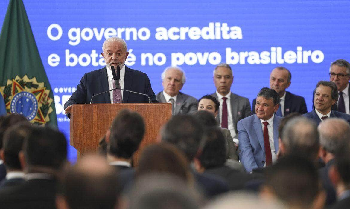 Brasília (DF), 22/04/2024 - O presidente Luiz Inácio Lula da Silva participa do lançamento do Programa Acredita, em cerimônia no Palácio do Planalto. Foto: Marcelo Camargo/Agência Brasil