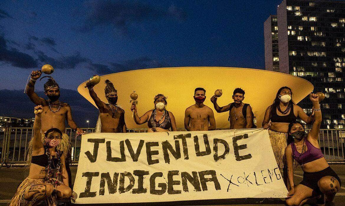 Protesto contra ação de reintegração de posse movida pelo governo de Santa Catarina contra o povo Xokleng, referente à Terra Indígena (TI) Ibirama-Laklãnõ, onde também vivem os povos Guarani e Kaingang. Foto: Leopoldo Silva/Agência Senado