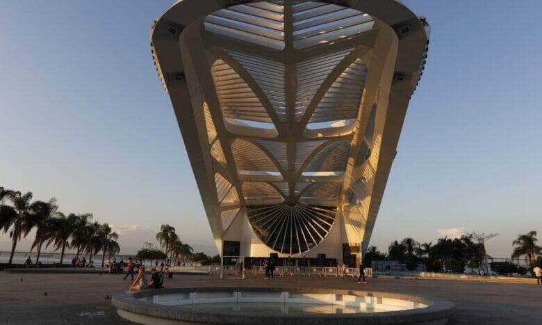 Vista do entardecer no Museu do Amanhã, na Praça Mauá. Por: Fernando Frazão/Agência Brasil
