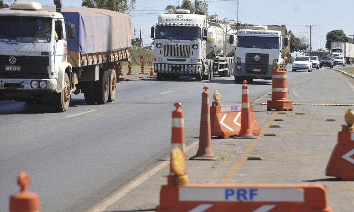 Motoristas enfrentam lentidão para sair de São Paulo no sentido litoral pelo Sistema Anchieta-Imigrantes Por: Marcelo Camargo